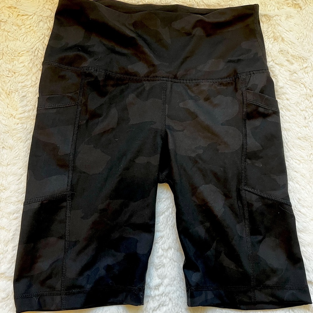 Camo biker shorts